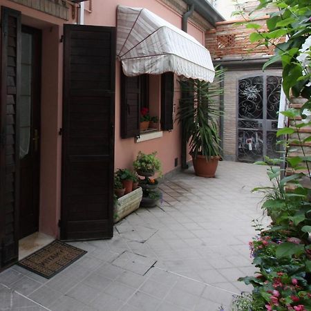 Porta Del Carmine Acomodação com café da manhã Comacchio Exterior foto